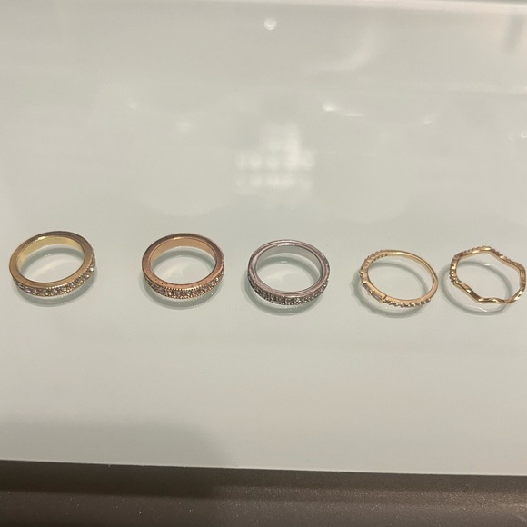 Express new size 6 lot of 4 stacking rings gold silver - Picture 5 of 5